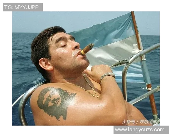 足球明星女性豹纹纹身艺术展示与时尚潮流解析